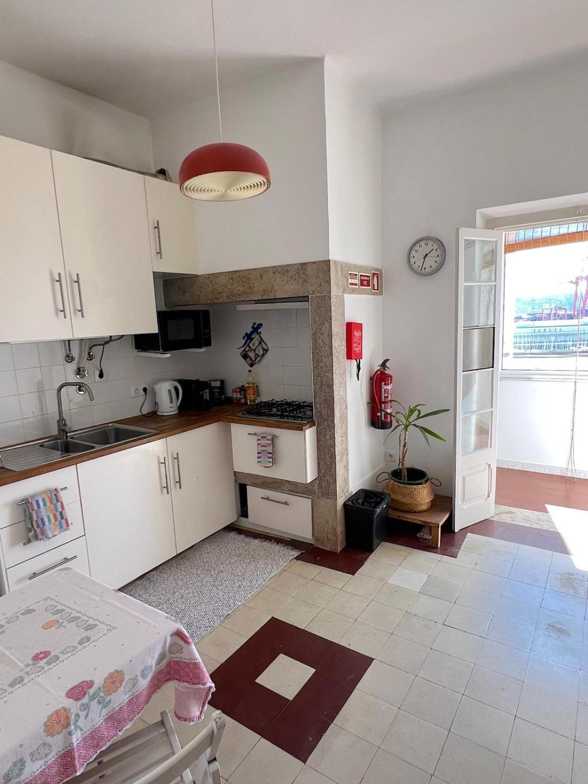 Apartamento Sobre O Rio Lisboa Eksteriør bilde